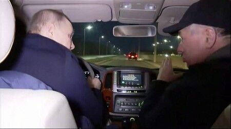 【速報】プーチンさん、トヨタのランクルを愛用している模様
