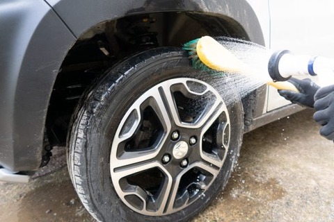 車の洗車ってタイヤも洗うんだなｗｗｗｗｗ