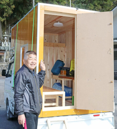男性(70)「木材を使ってキャンピングカーを作ってみた」