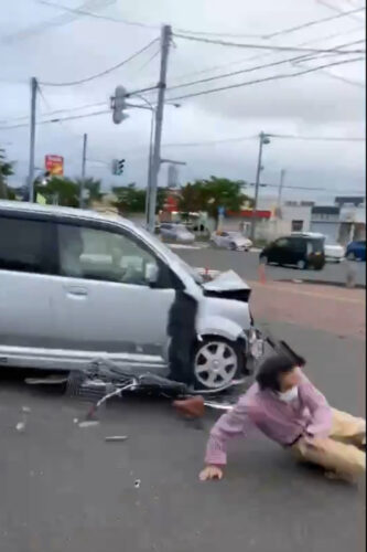 【動画】初心者マーク🔰の車、大暴走してしまうｗｗｗｗｗｗｗｗｗｗｗｗ