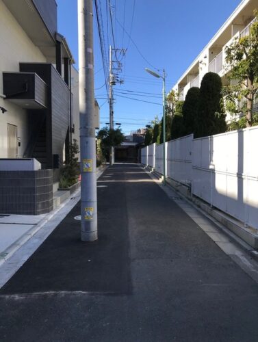 新築立てたら駐車場前に電柱建てられてクッソワロタwwwwwww