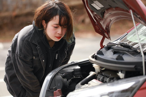 まっ、車のエンジンオイルは交換せんでええんか？？