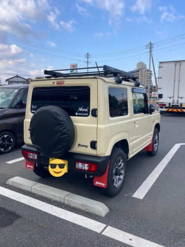 【画像】後ろにタイヤ背負ってる車の存在感ｗｗｗｗｗｗｗ