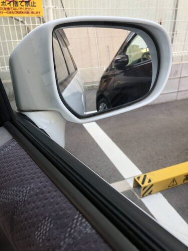 緊急！運転下手な女やが駐車場出れんくなり詰んだｗｗｗｗｗ