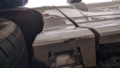 車の底擦ったんだが修理費用どれくらいかかる？？