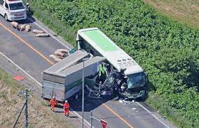 【悲報】北海道の死亡したトラック運転手、事故前日に「熱がある」…体調不良訴え風邪薬