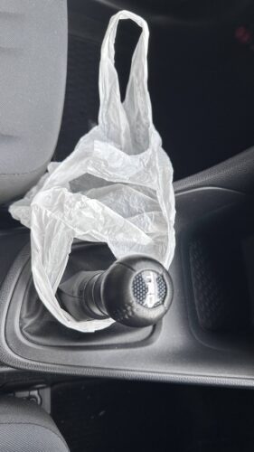 【画像】車のゴミ箱こうしてる奴引くよなwwwww