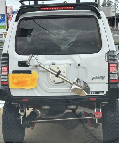 車にこういう謎アイテムつけてるヤツwwwwwww