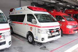 【悲報】救急車が側溝に脱離し救急搬送6分遅れ　生後8ヶ月の女児が死亡