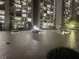 【悲報】韓国、集中豪雨なのに車両規制しなかった結果wwwww