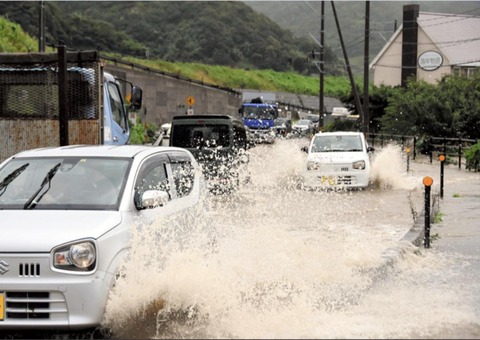 【悲報】秋田の大雨で車内に閉じ込められて男性が死亡
