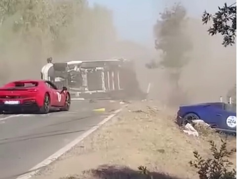 【衝撃動画】フェラーリとランボルギーニが『大激突』してしまう！！！！