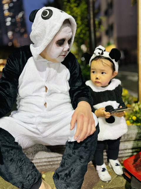 内山信二さん、ハロウィーンで親子パンダ仮装もタクシー乗車拒否で落ち込む…「これで拒否あるんだ」の声