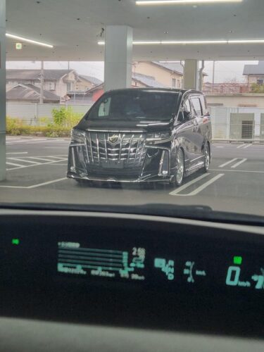 ヤマダにナンバーない車がとまってるんだがｗｗｗｗｗｗ