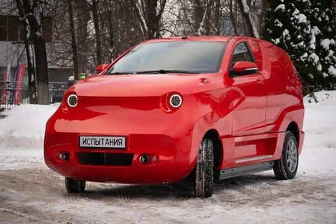 【画像】ロシアメーカー初の『EV車』、ガチでヤバくてワロタｗｗｗｗｗｗ