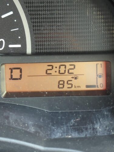 車のこのメーターって何を意味してるの？