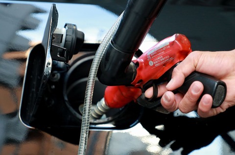 ガソリン補助金制度、4月末の期限延長を検討