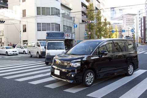 【悲報】『右折』を対向車の左折に合わせてできないヤツｗｗｗｗ