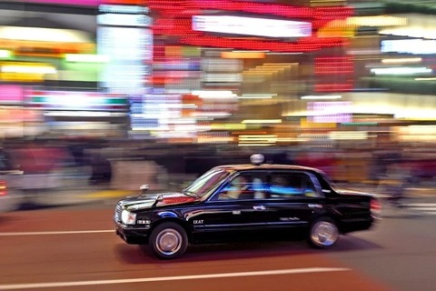 東京民達「車は必要ない。東京は交通機関が整っている。車を買うやつはアホだ！」←コレ