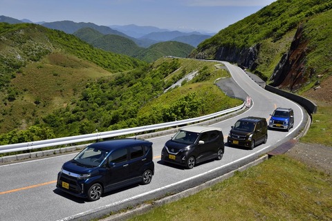 【悲報】日本人『車は軽自動車で十分！日本の道路でフェラーリやランボルギーニなどは必要ないんゴ！』←これｗｗｗｗｗ