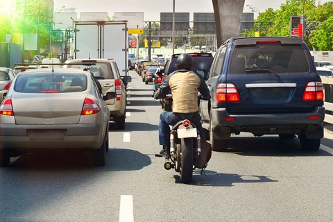 【悲報】『車乗り』って原付を目の敵にしてるけど・・・・