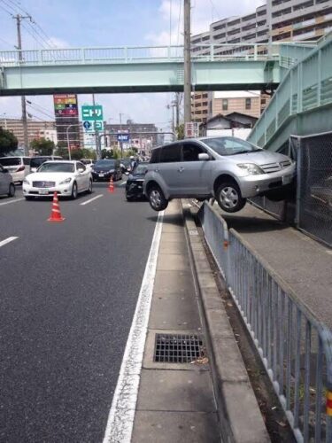 【悲報】車の運転が下手なヤツの『特徴』がコチラｗｗｗｗｗ