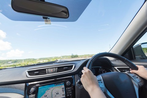 【悲報】運転手達『車の運転なんて久々でも乗ったらすぐ思い出すよ～』←これ