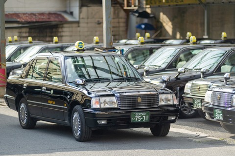 【悲報】ワイ『タクシー運転手なるわ』敵『AIに取られるで。新卒でそれはヤバイぞ！』←これ