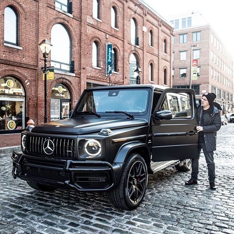 お前らこの車が何故成金に人気なのか分かる❓