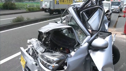 【画像】ダイハツ車、ガチで変わり果てた姿になってしまう・・・・