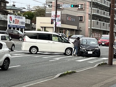 【動画】車の運転が怖過ぎる理由がこちらｗｗｗｗｗｗ