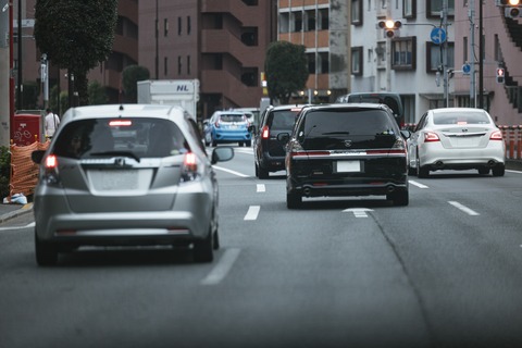 【悲報】危険運転してる営業車を会社にチクッた結果ｗｗｗｗｗｗ