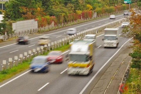 【悲報】運転中に前の車がやるとイラつく事がこちらｗｗｗｗｗｗ