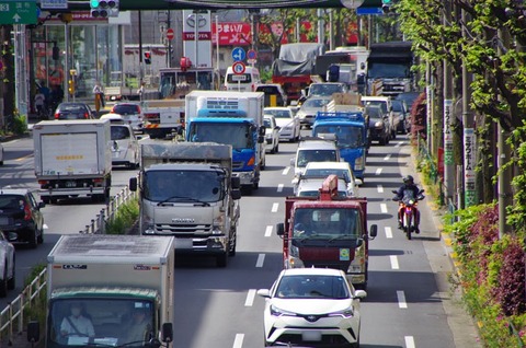 車に乗ってる人って怖くないんか？？？？？