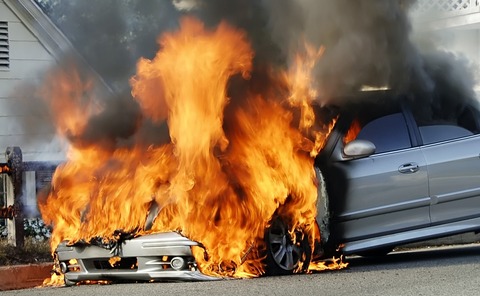 部下を注意した結果、車を燃やされたんだけど・・・・・・