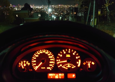 【悲報】ワイ『愛車の燃費がリッター8なんだけど・・・・』
