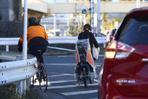 【悲報】自転車民が「左折時、左に寄せてくるクルマが迷惑!」と言った結果・・・・
