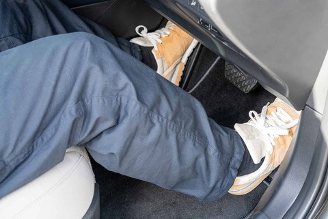 【悲報】初心者マークのわい、車の調子が悪くて震えてるんだがｗｗｗｗｗｗｗ