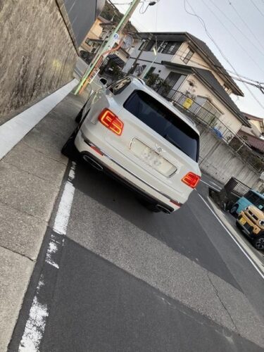 【悲報】ワイ「あー、前の車クッソ遅いから2車線になったら抜いたろｗ」→結果