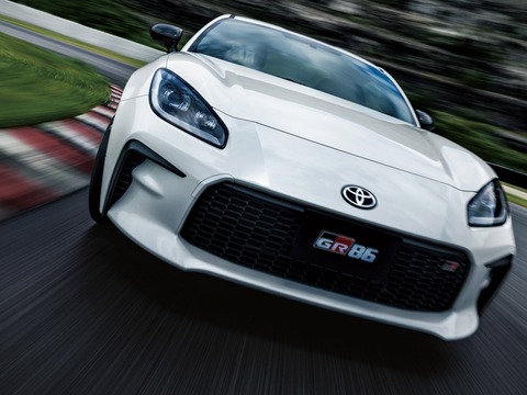 『86』←遅い車か速い車かで論争になってるらしいけど・・・