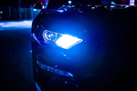 車のヘッドライト←LEDに変えた方がいい？？