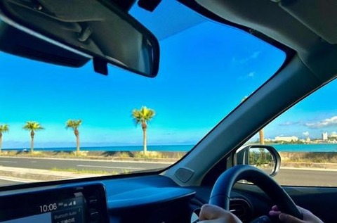 【悲報】運転中、通行人がめちゃくちゃワイの顔を見てくるんだけど・・・・