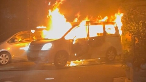 【動画】中国の電気自動車、ガチで炎上してしまう!!!!!!