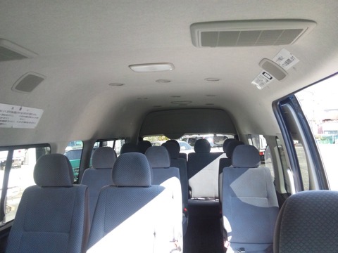 【画像】13人乗りのマイクロバスってワイが運転してもええんか？