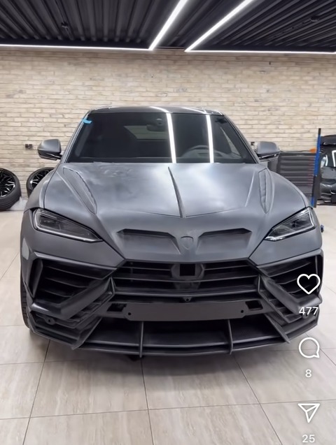 【画像】ランボルギーニのSUV、イカつさ限界突破しそうwwwww