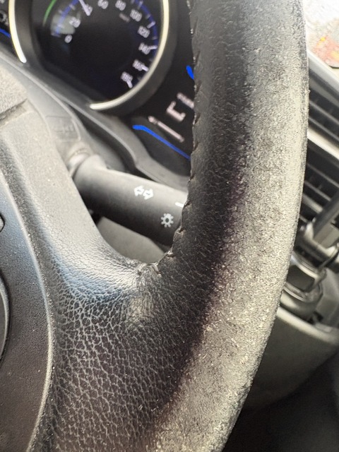 車のハンドルがやばい！！